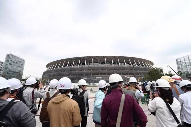 众闻 重庆发布塑胶跑道建价格指导;人造草坪被勒令移除;杭州要建专业