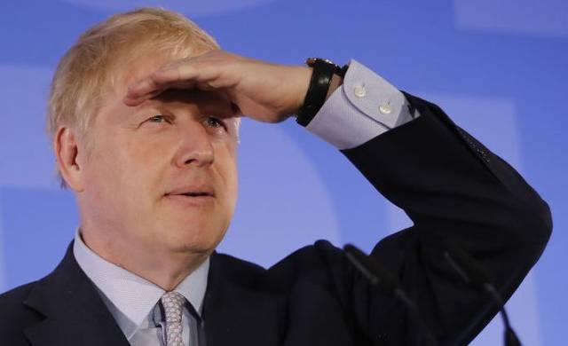 因为爱情?"英国特朗普"新形象有何讲究|京酿馆