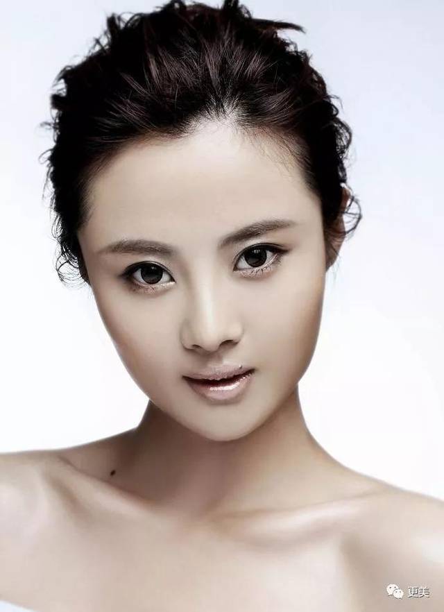 婚内出轨黑前妻,二婚娶小10岁网红,却被扒跟前