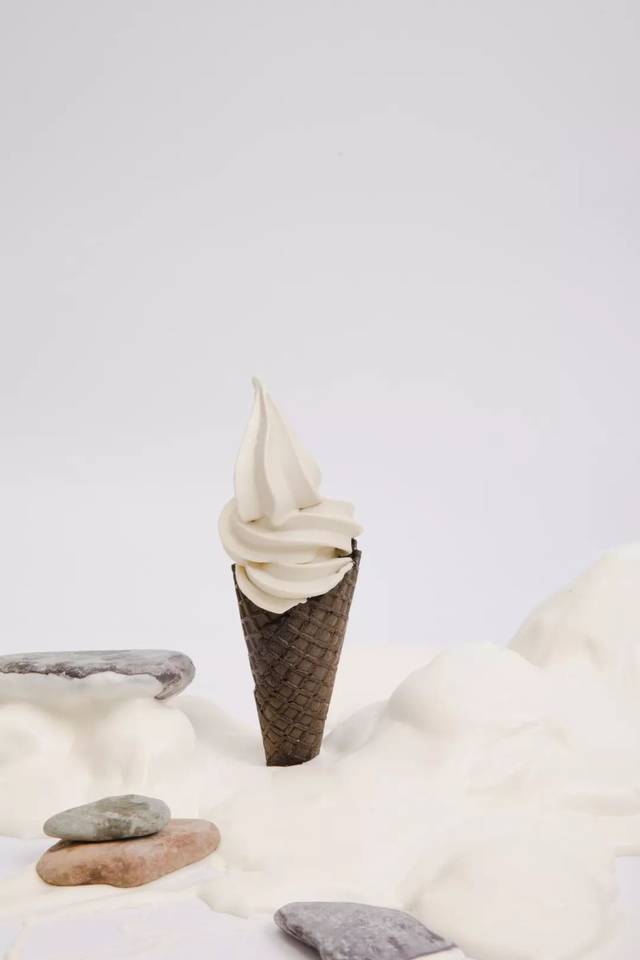 喜茶把首创的芝士做成了冰淇淋,今日半价哦