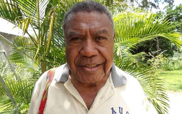 瓦努阿图的第一任总统批评瓦努阿图护照销售