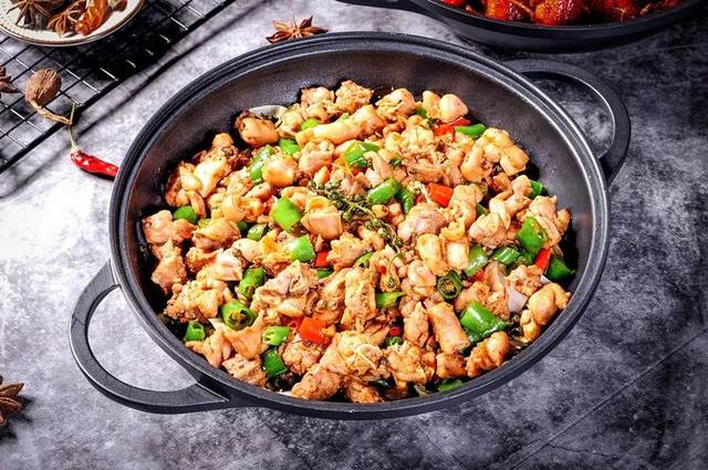 3种味道可选 泡泡锅系列 鲜椒麻辣兔 辣度指数3颗星的宇宙人气鲜椒兔