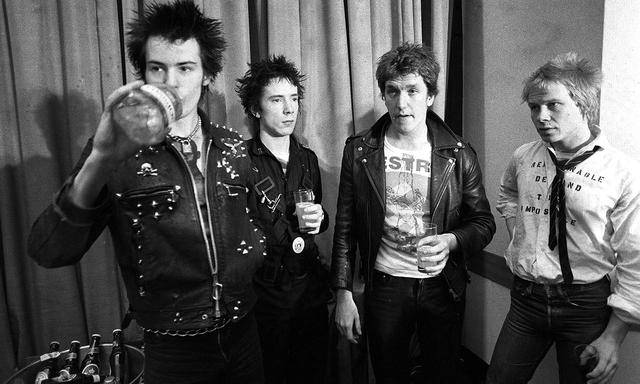 朋克乐队sex pistols 在演出后台