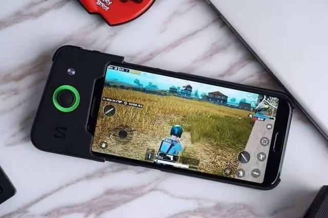 黑鲨2大幅跌价,性能跑分高居第二,荣耀20也无