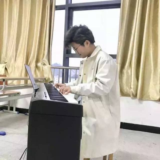 寻访身边榜样--国家励志奖学金获得者系列