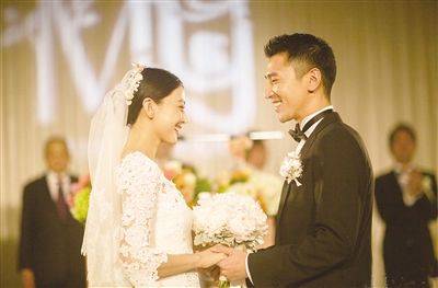 原创何炅主持的六场婚礼,不是钱能请得起,最后一对无法超越