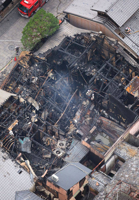 京都祗园发生火灾出动20辆消防车 数栋房屋一夜被毁