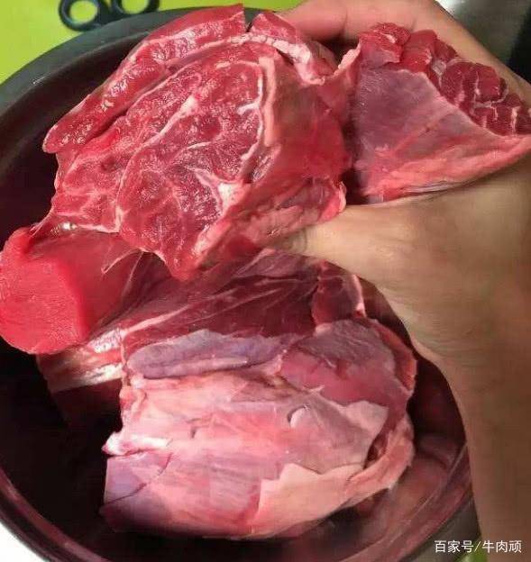 假牛肉到底是怎么制作出来的?网友:日常吃到牛肉可能是假的
