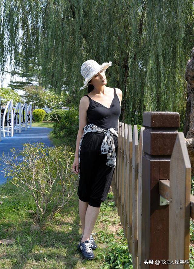 张小磊,12张老照片,30多年前的女明星,清纯俊俏明眸善睐