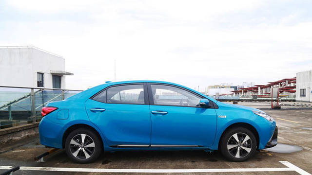 日产省油车试驾19款丰田雷凌双擎e