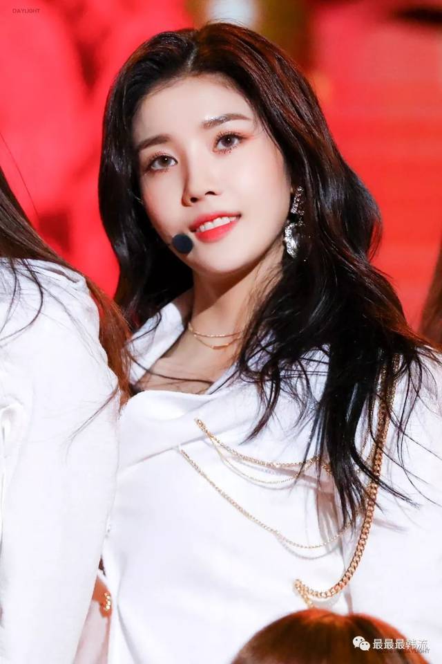裙子滑落裤子撕裂爱豆们的舞台事故也太吓人了吧