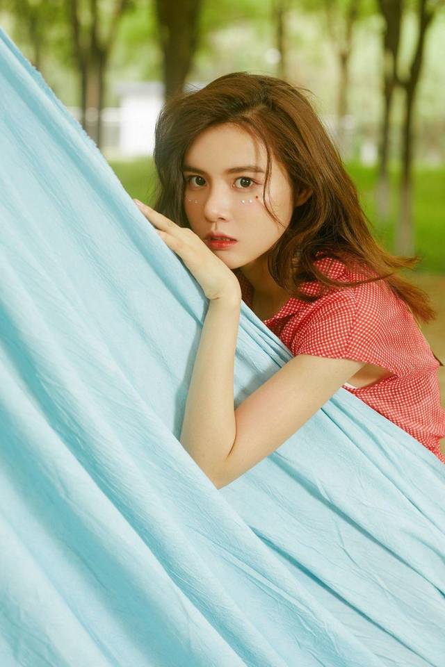 阳光女孩廖语辰不负青春挑战各种角色传递正能量