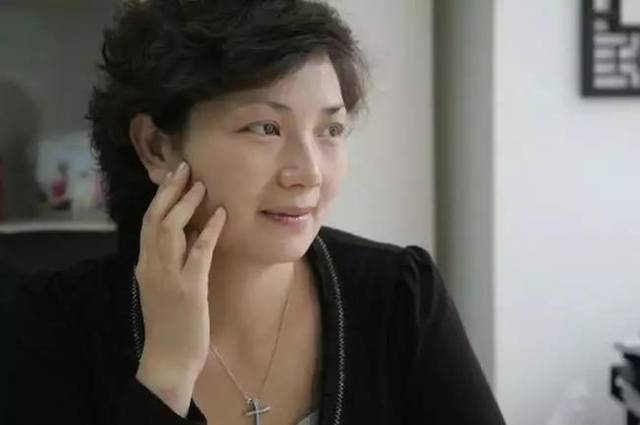 京东,诺亚财富,是如何卷入美女老板罗静的爆雷案?