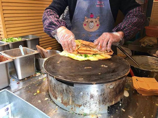 煎饼果子摊位照片图片