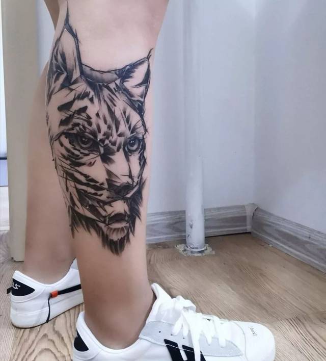 你们身上的鲤鱼纹身,80%都是同一个湖里养出来的 | 纹身大赏no.13