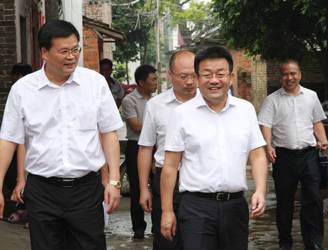 区委副书记,区长谢子超以及区领导谭淑毅,何达灿参加有关活动.