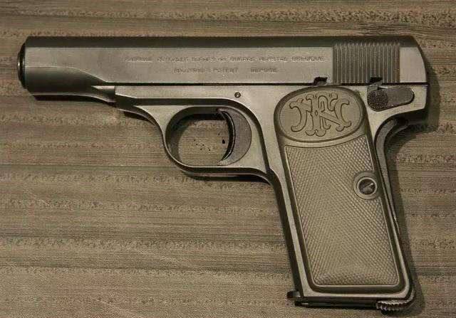 1,勃朗宁m1910手枪 这款是1910年比利时是由fn公司生产的手枪.