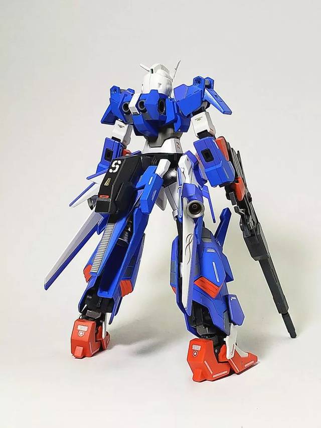 作品标签:魔改模型作者(id):@banjo_luxiall登场作品:机动战士高达oo