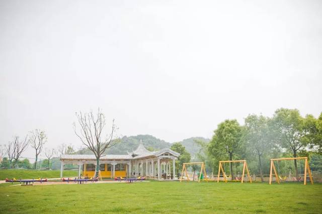 葫芦造型的平衡车公园 葫拉平衡车公园位于农场的中心位置,设计成