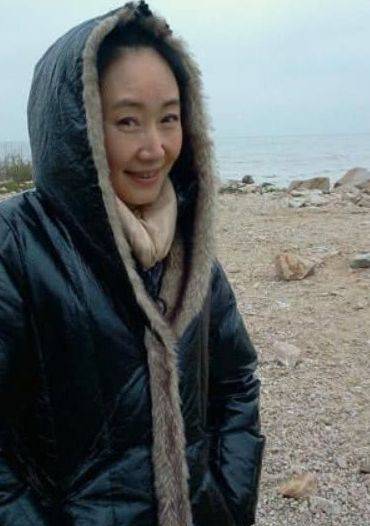 介绍的这位女演员,就是嫁给了爱情,一次婚姻承诺了一生,她就是潘洁