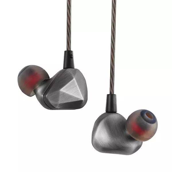 百元内性价比之王,这款锌合金耳机,1 秒颅内高