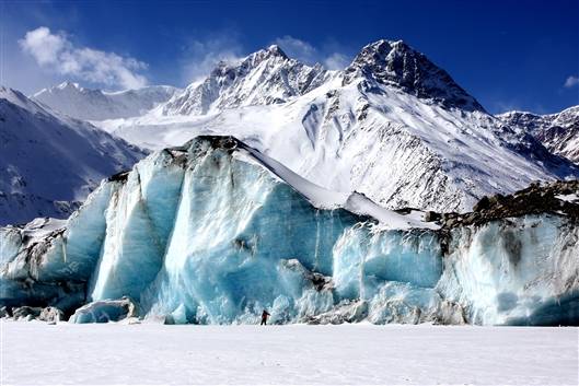 青藏高原冰川融化加速,中国科学家发起"第三极水塔计划"