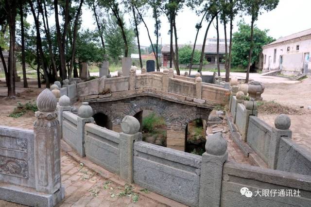 半月形风水池图片