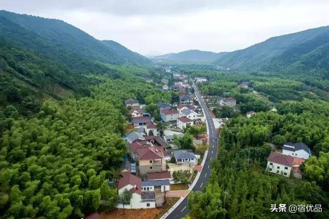 龙山街道 渚山村川步村境内山青水秀,岗峦叠翠,空气清新,是远近闻名的