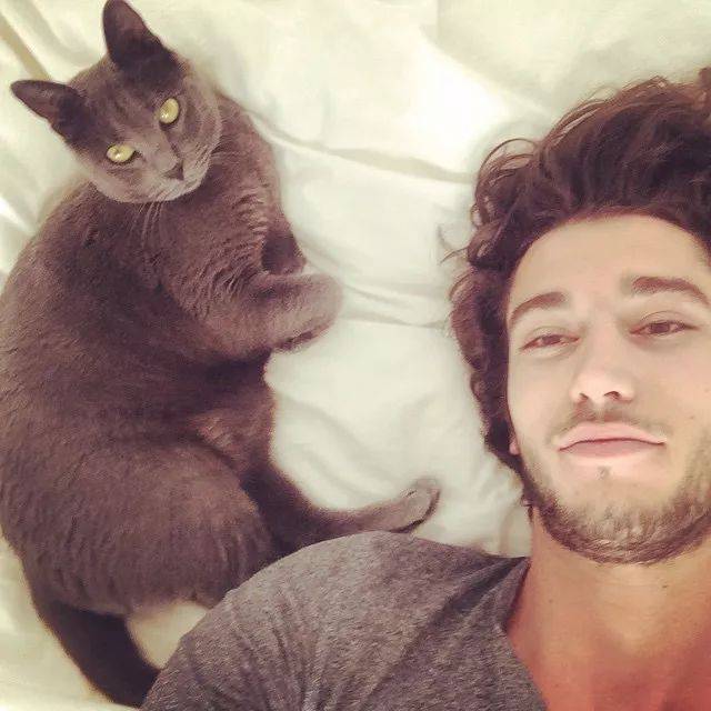 可口的法国男模lou gaillot,我好喜欢他的小猫咪!