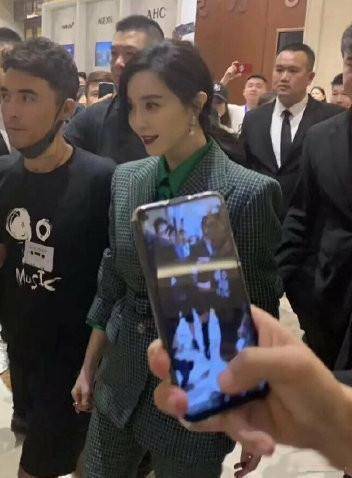 范冰冰分手后首谈感情,会努力嫁出去的,网友:可