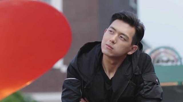 亲爱的热爱的中杨紫唱的一首歌火了,李现翻唱