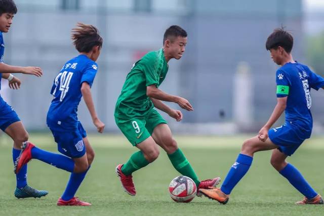 青超周报丨u19联赛三连胜 u13小将哭后破球荒
