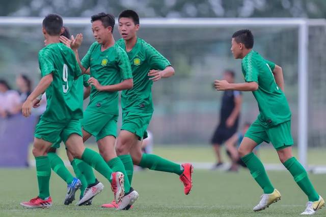 青超周报丨u19联赛三连胜 u13小将哭后破球荒