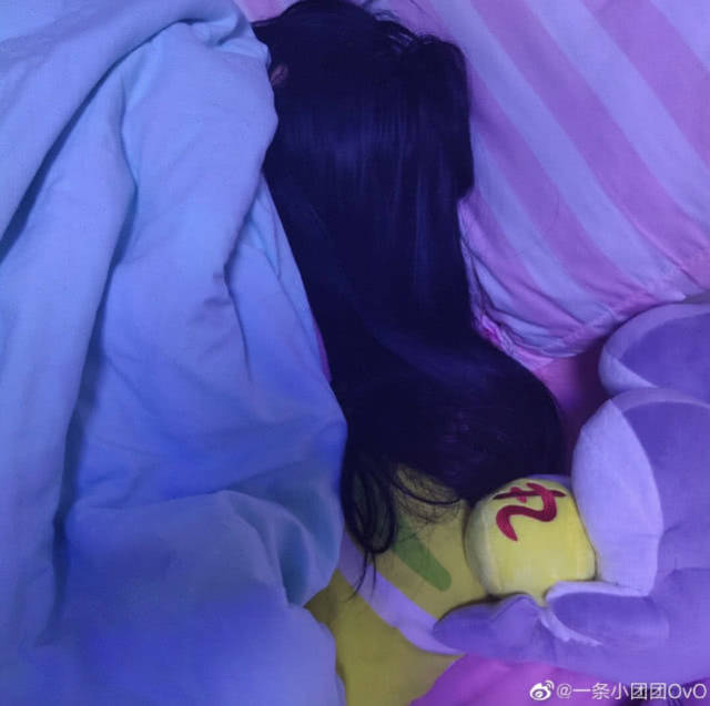 小团团到底有没有男朋友?看到她睡觉的照片,网友:实锤了