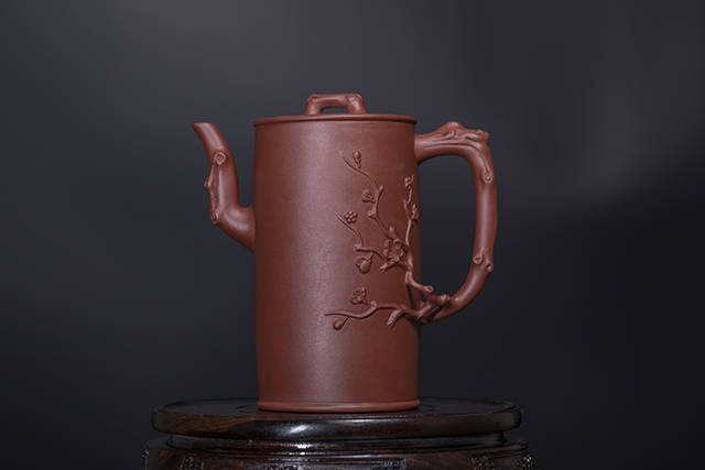 郑建明受邀参拍紫砂花器作品富贵吉祥起拍价55万元