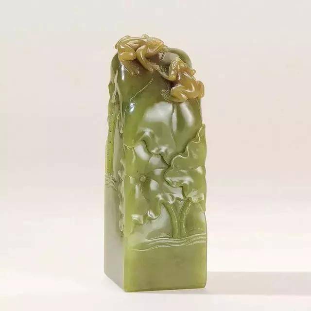 石帝“易主，田黄都得靠边站，这到底是什么宝贝！_艾叶绿