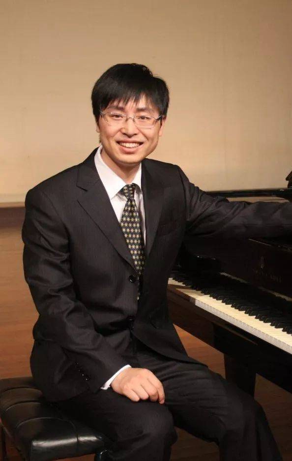 上海 张希 上海师范大学音乐学院钢琴系教授,上海音乐家协会钢琴专业