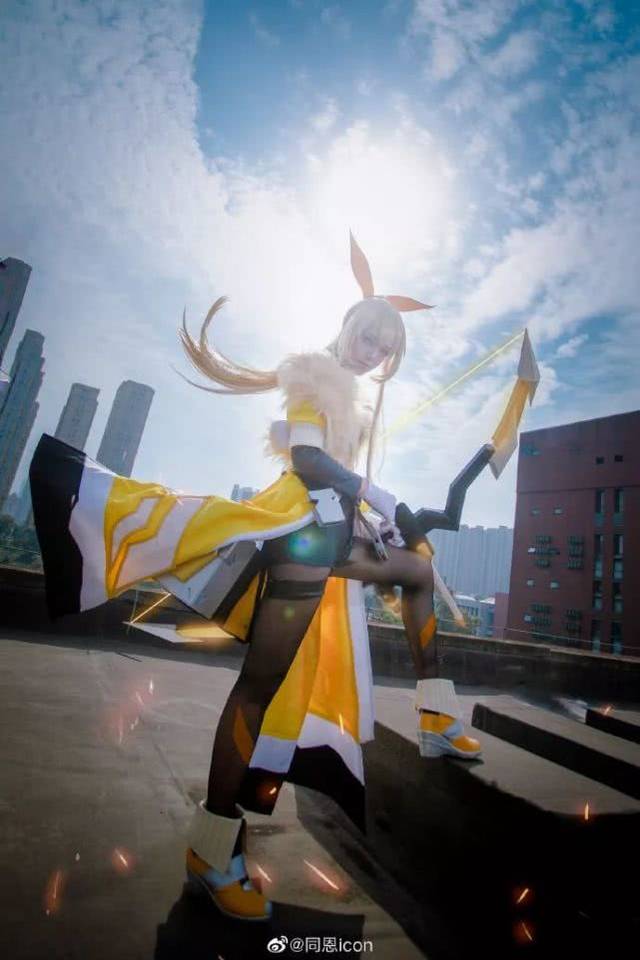 穿黑丝的伽罗阿伟又死了你们签收一下吧