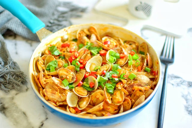 花甲粉没有锡纸照样做,无油烟倍儿鲜美,看着就流口水,料多实惠