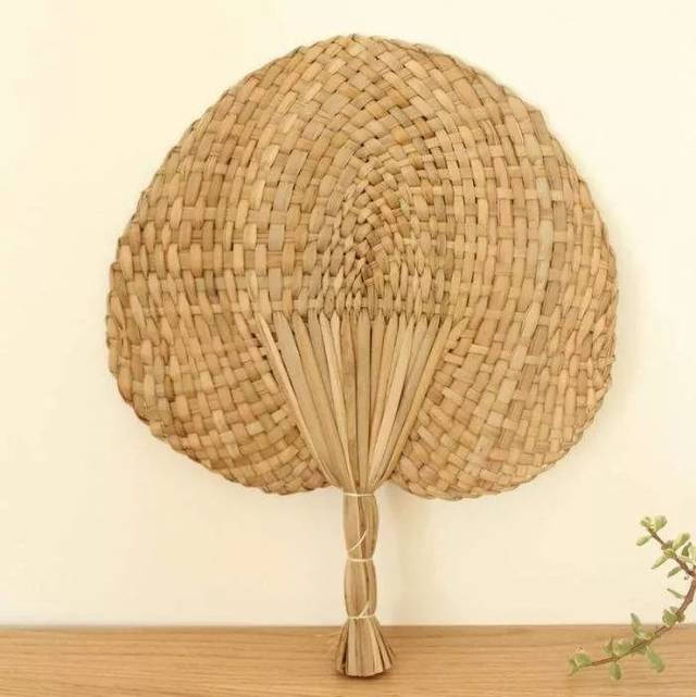 新泰有种麦秆扇,一扇扇出大未来!