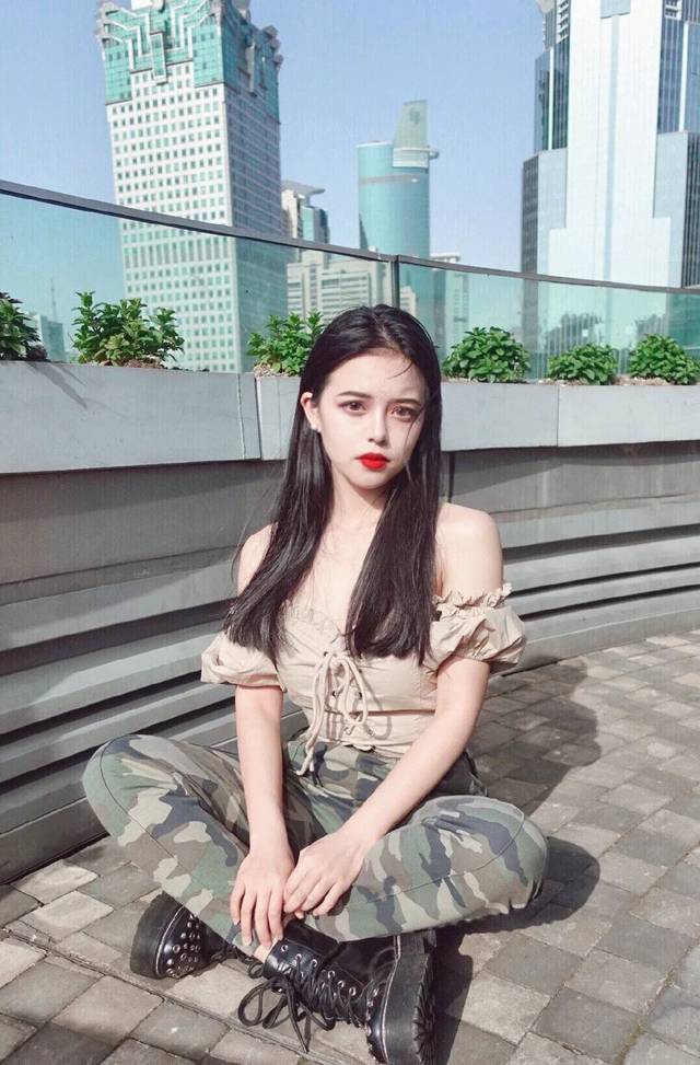 benny凌晨直播锤爆彭曈曈,出轨学历造假两面三刀,人设全崩?