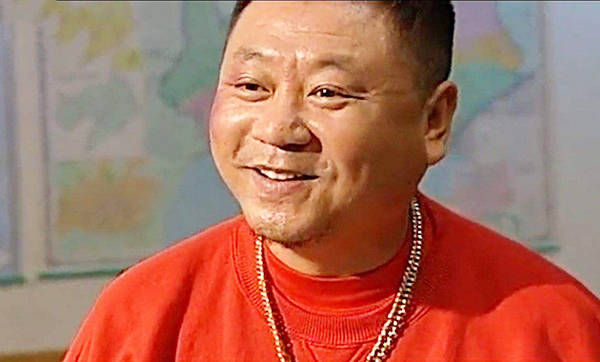 彪哥范伟离开本山后是靠名气吃老本还是闯出一翻天地