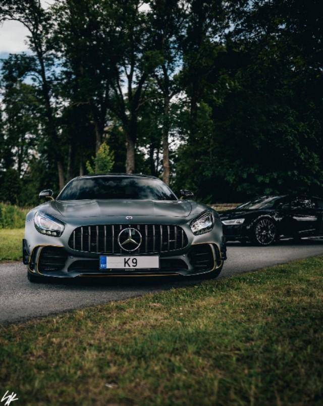 奔驰还是奥迪？AMG GTR与R8 V10 ！_手机搜狐网