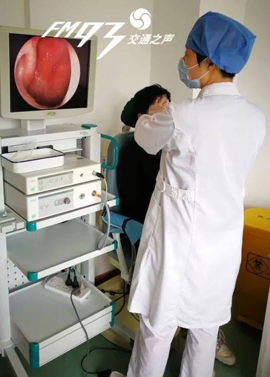 耳鼻咽喉头颈外科主任医师杨有雄当天就为老王安排了电子喉镜检查