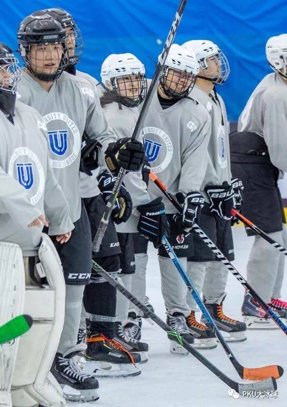北大冰球集训回顾 | 撞翻,爬起,再追