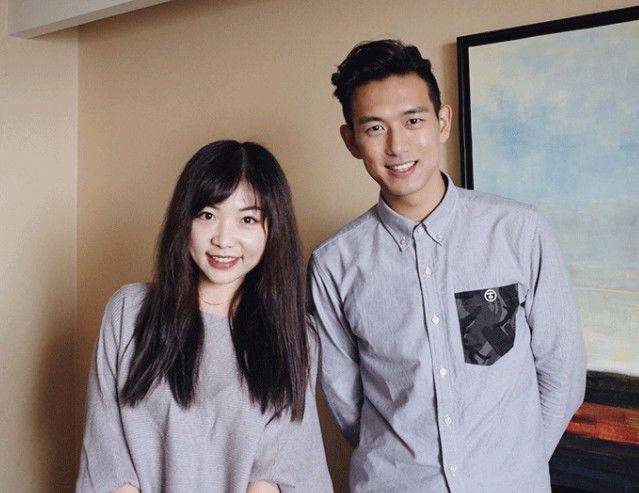 李现无论和谁合照都是一本正经唯独碰到她就露出了甜甜的笑容