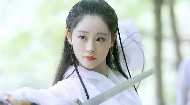 女星穿白衣古装舞剑,刘亦菲李若彤赵丽颖杨紫