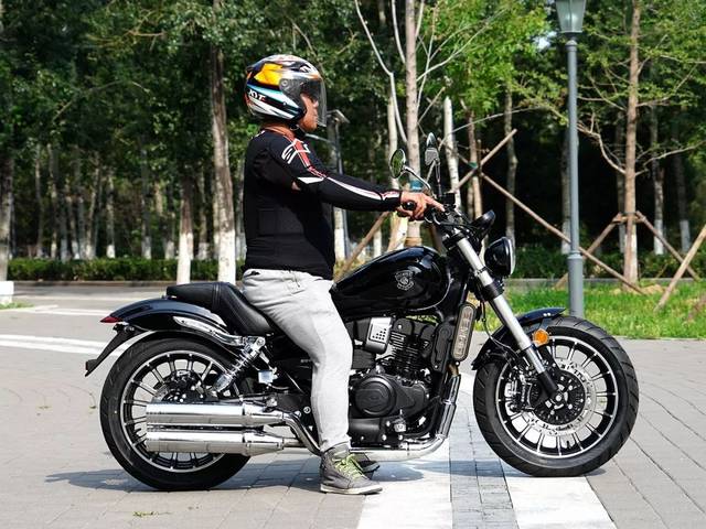 买得起的美式巡航车!国四奔达原驰兽400试驾体验