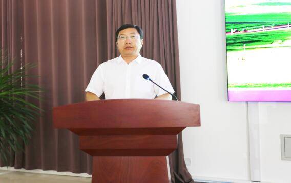 康保县县委常委,宣传部长王连满在活动中康保县副县长赵铁成在发布会