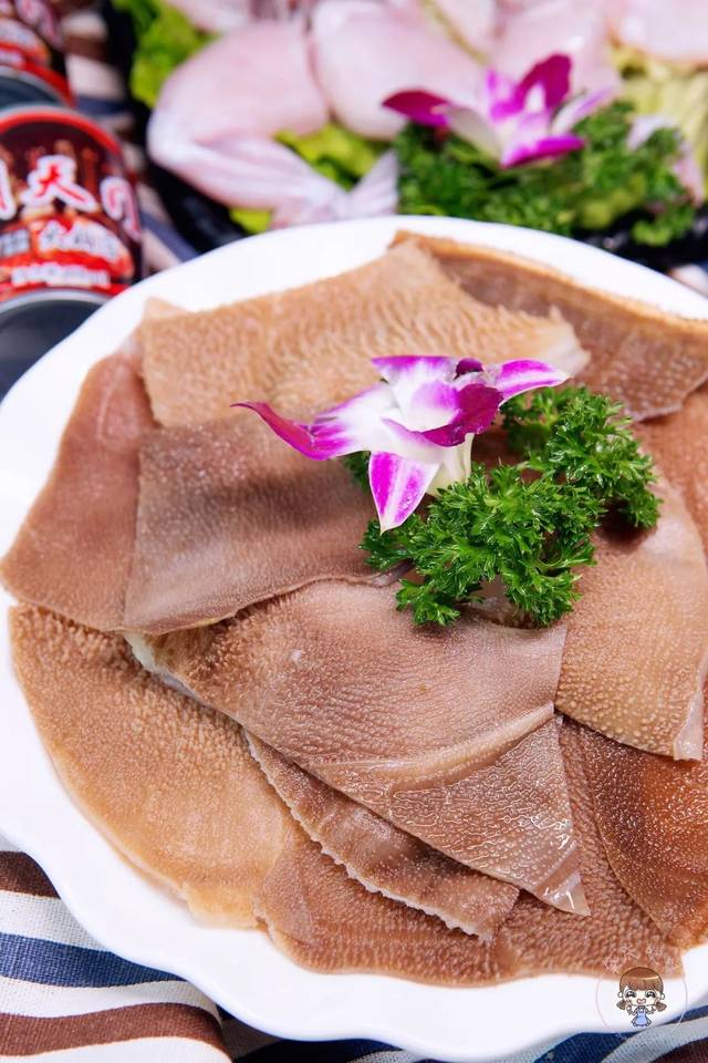 重庆火锅界の经典老味道,人均30 就能吃五荤五素的神仙菜品!